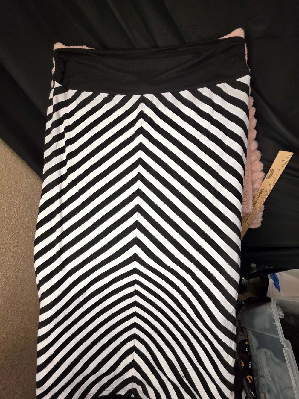 Faded Glory Black and White Chevron Striped Maxi Skirt